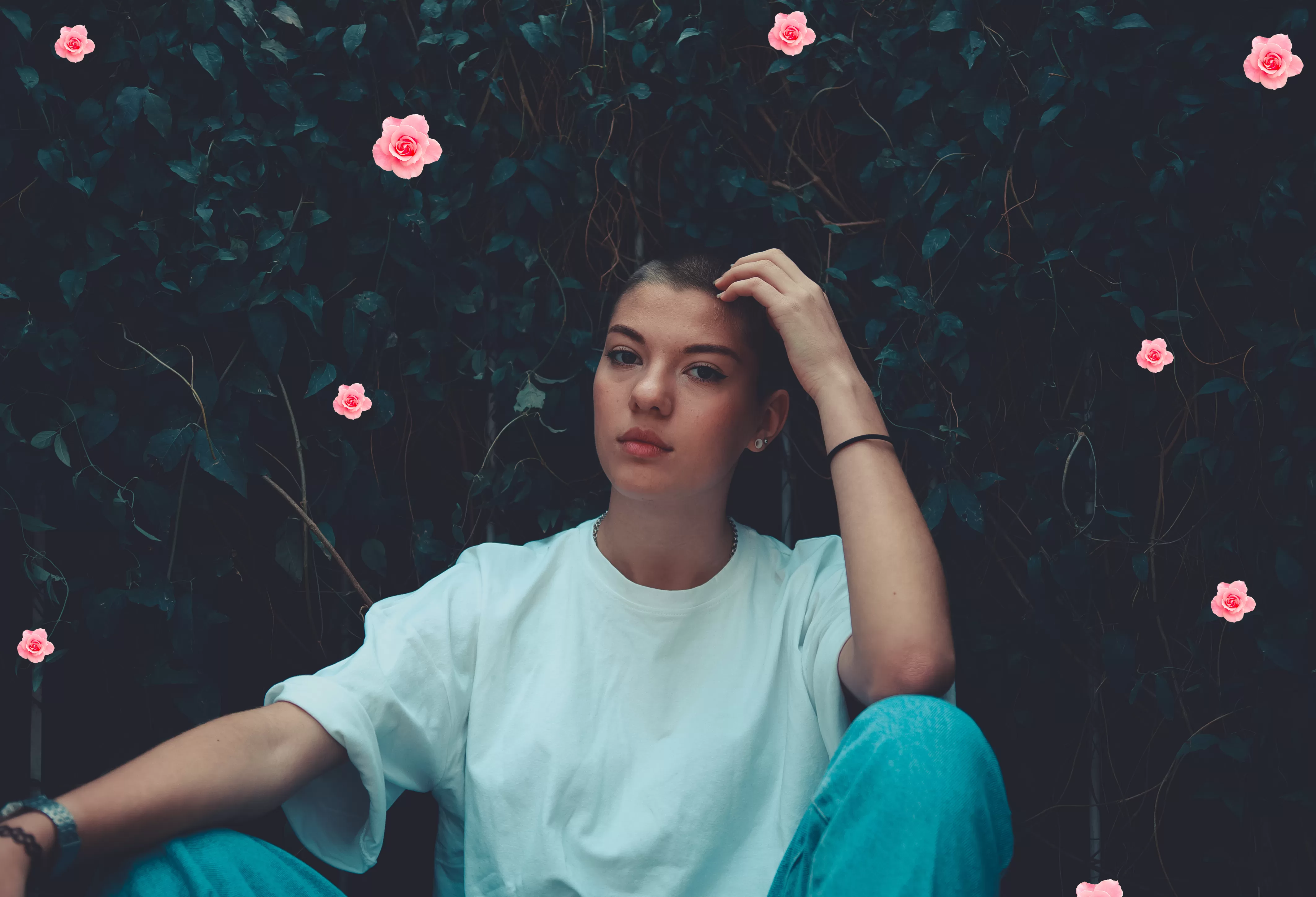 Estudio bíblico que expone el significado de ser una mujer insensata según la Biblia, cómo reconocer sus actitudes y vivir con sabiduría guiada por Dios.