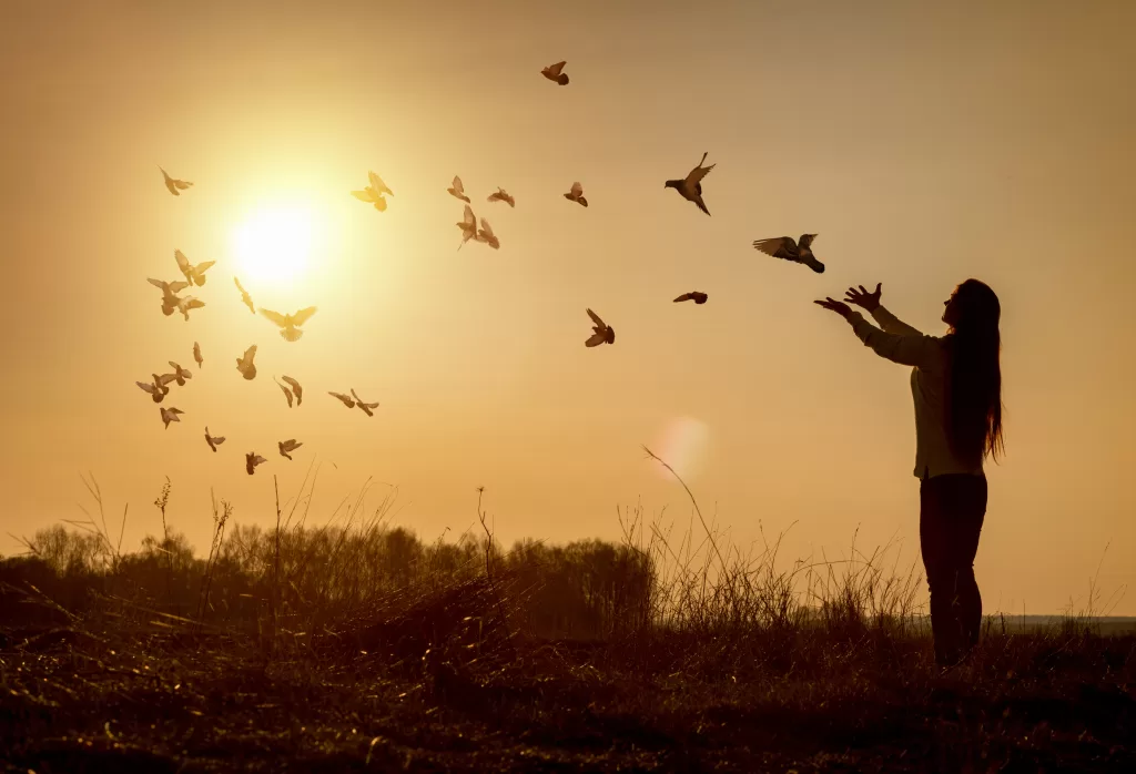 Devocional bíblico sobre confiar en Dios con todo el corazón para encontrar paz, dirección y esperanza en tiempos difíciles según Proverbios 3:5-6