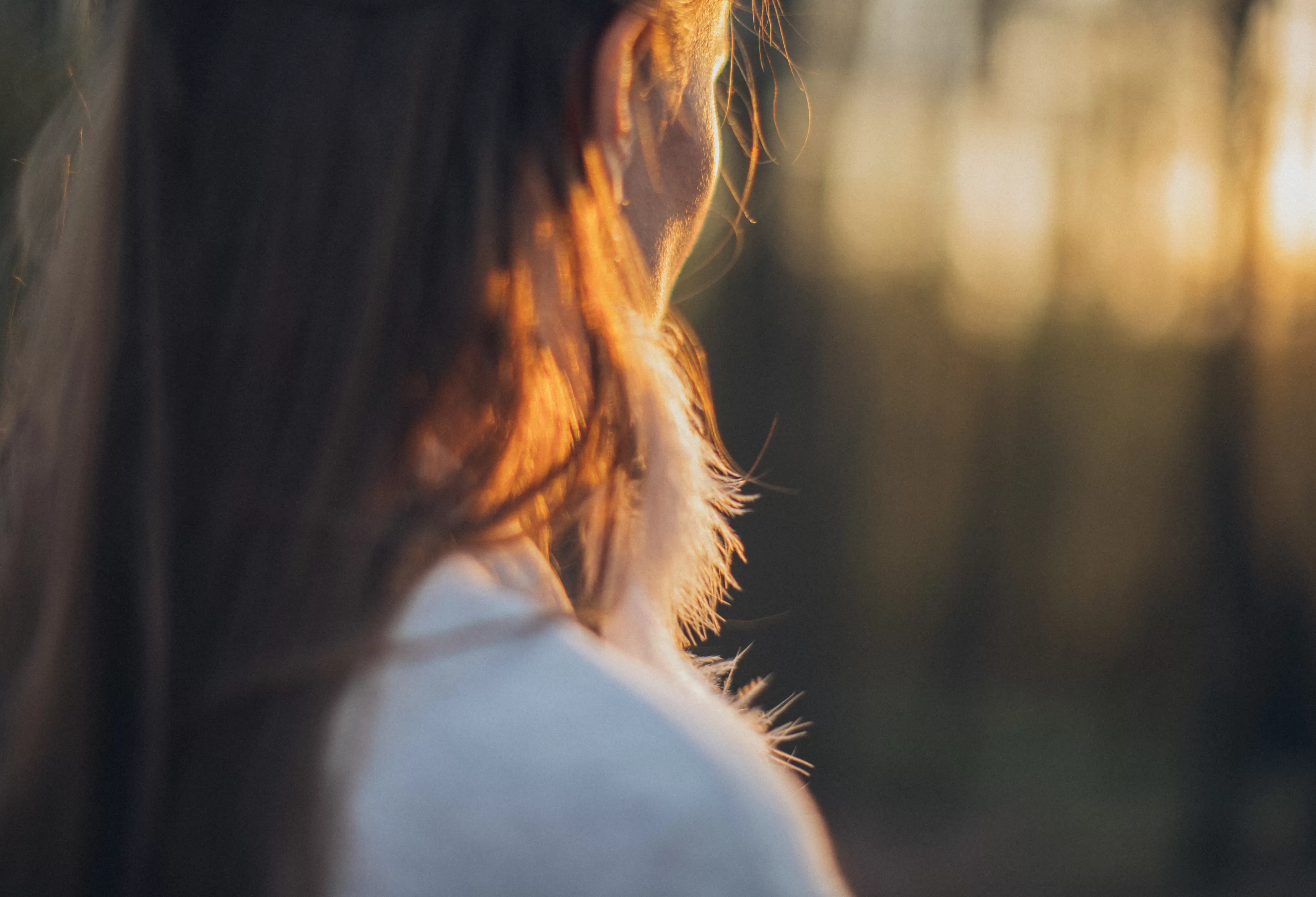 Devocional cristiano para mujeres que enseña a resistir la tentación, vivir en santidad y fortalecer la obediencia diaria siguiendo 1 Pedro 1:14–16.